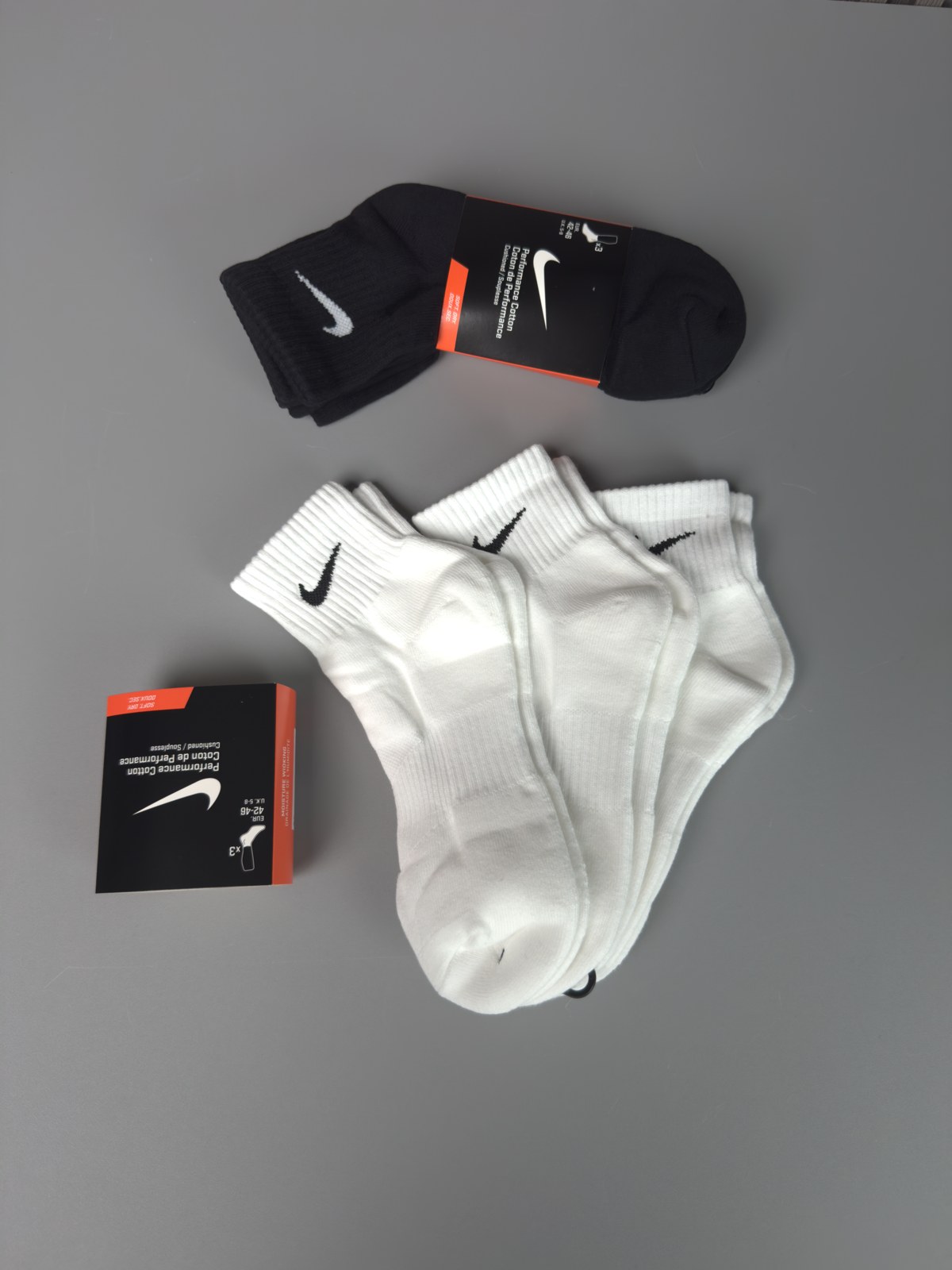 Swoosh Socks Mid Cut - 3 Pairs in 1 Bundle